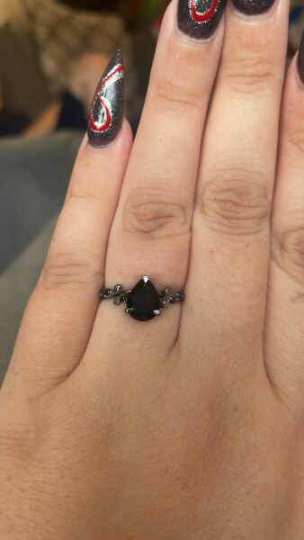 Any nearly engaged folk here? Come show off ya ring!