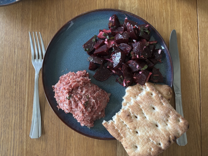 What we ate today in a calorie deficit - whole food  edition (and how do we feel?)