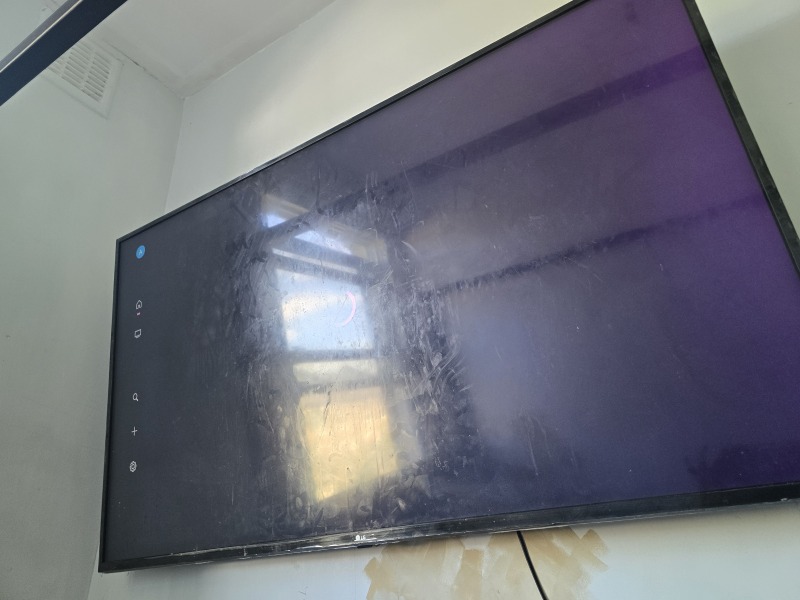 Please help me mount my bloody tv on the wall!