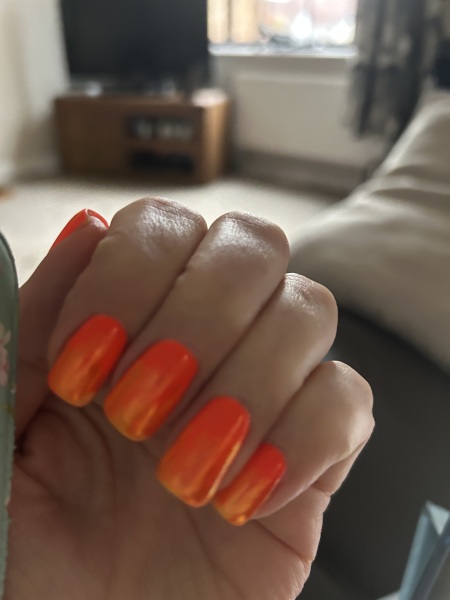 I want to see your nails!