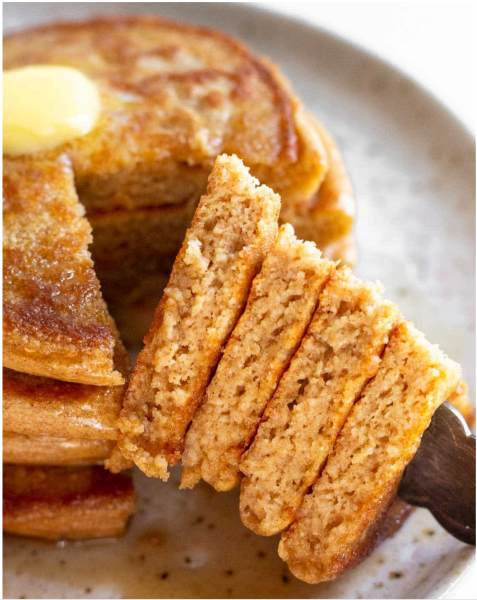 PANCAKES! Under 400 cals & 25g protein