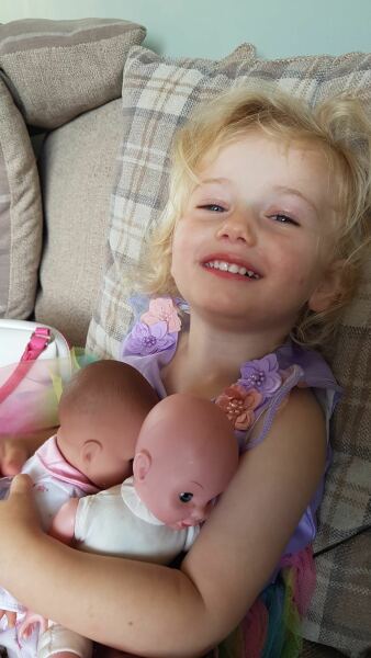 DD 2 years old will not give up having bottle in cot to sooth