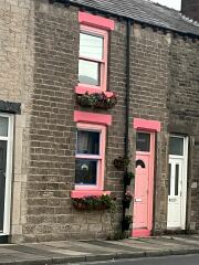 Just painted my front door bright yellow and I hate it 😭
