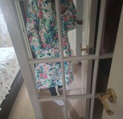 This Raincoat looks nothing like the photos  on me!