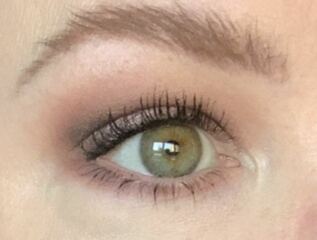 Eye colour