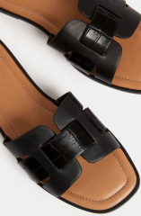 Flat sandals formal enough?