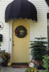 Just painted my front door bright yellow and I hate it 😭