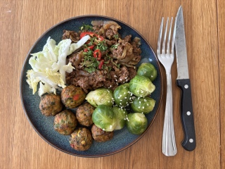 What we ate today in a calorie deficit - whole food  edition (and how do we feel?)