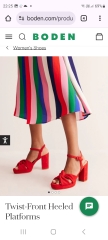 What colour to wear with this dress/ style of shoe & headwear