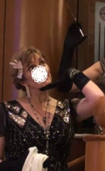 'Roaring Twenties' fancy dress for an hourglass