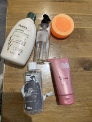 Tempted by beauty treats? Addicted to buying beauty products? Is your collection bursting with favourites? Join fellow beauty lovers in this supportive group!