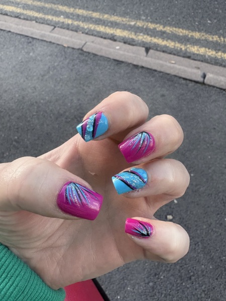 I want to see your nails!