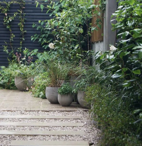 Green paint for fence around small garden