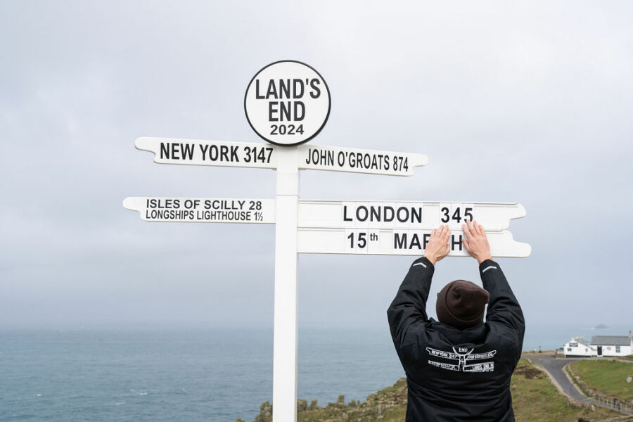 Thread 13: To feel disappointed after reading this in The Observer about the author and her husband from The Salt Path book and film?