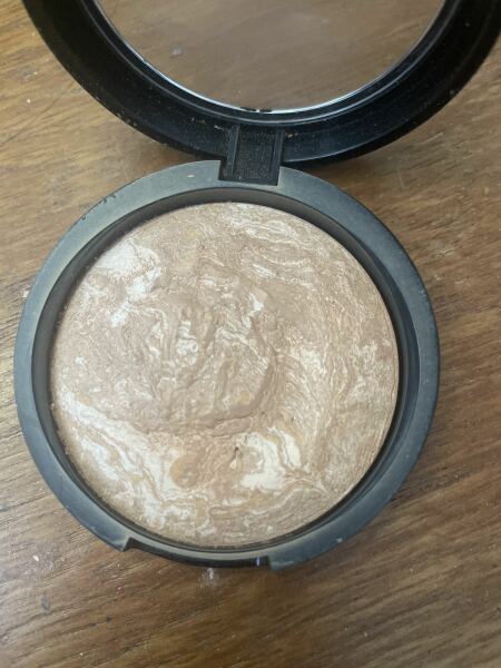 Laura Geller foundation question