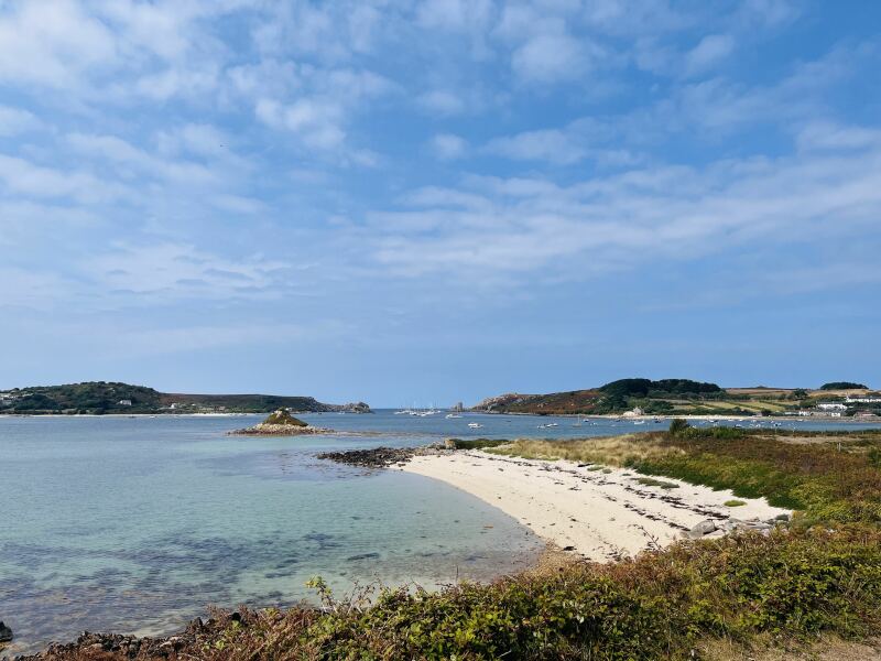 Anyone in Cornwall at the mo, what the weather like?
