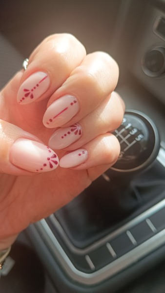 I want to see your nails!