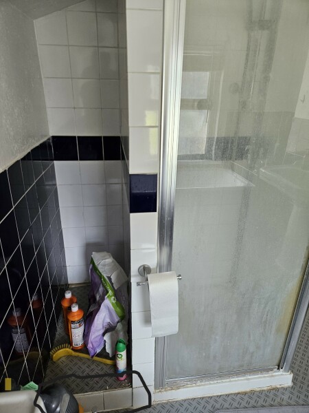 Shower cubicle replacement