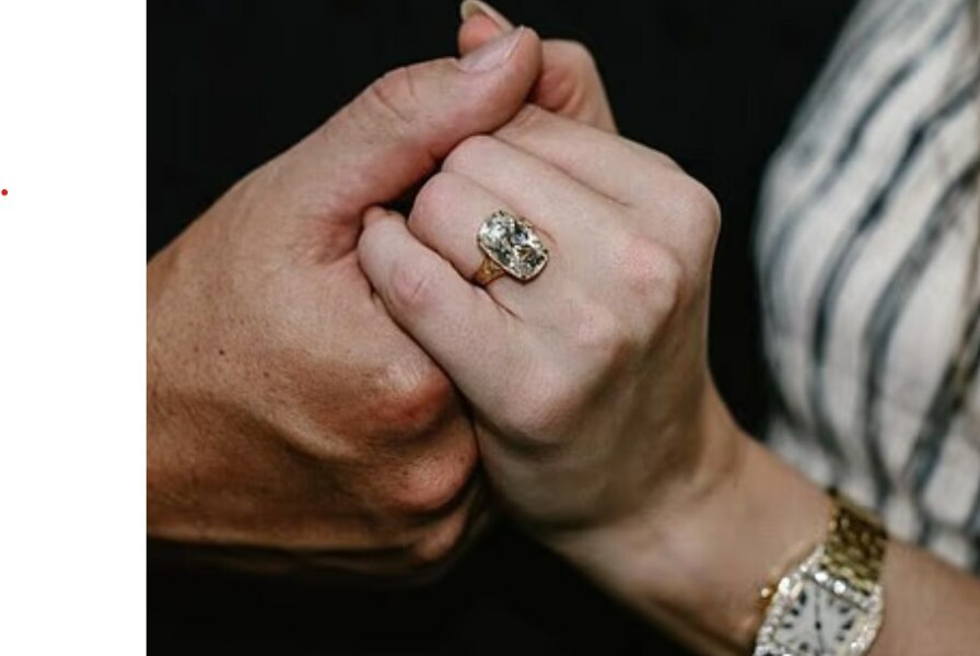 Can we talk about Taylor Swift's engagement ring?