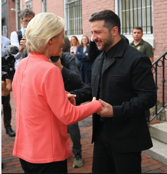 Grotesque, greedy, gullible, graceless, gaslighting, gormless, god-forsaken grifter - Trump thread #147