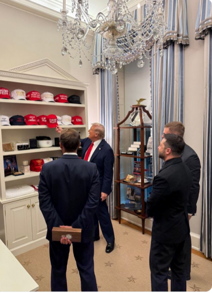 Grotesque, greedy, gullible, graceless, gaslighting, gormless, god-forsaken grifter - Trump thread #147