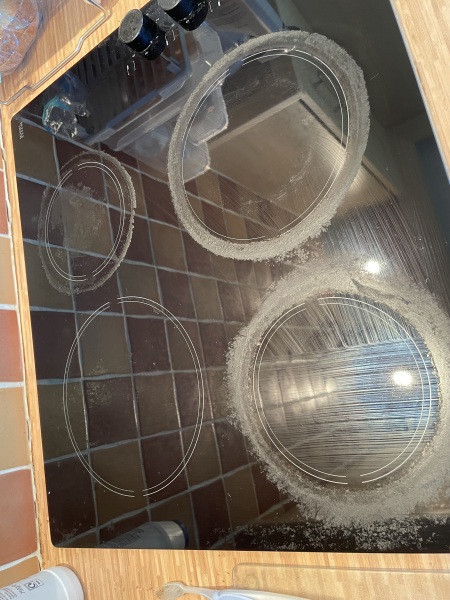 Ceramic hob cleaning