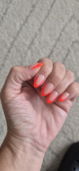 I want to see your nails!