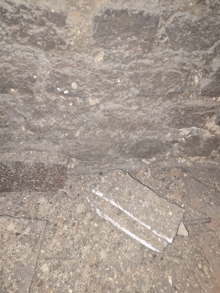 Do you think that i have a fireplace behind here?