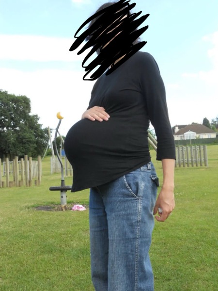 Is this a normal sized 6 month baby bump?