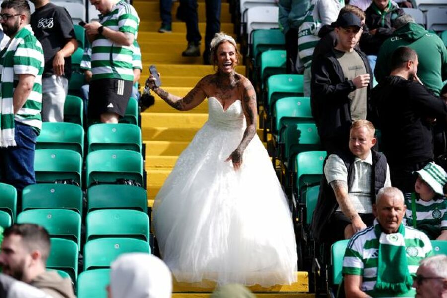 'Secret wedding' dress conundrum