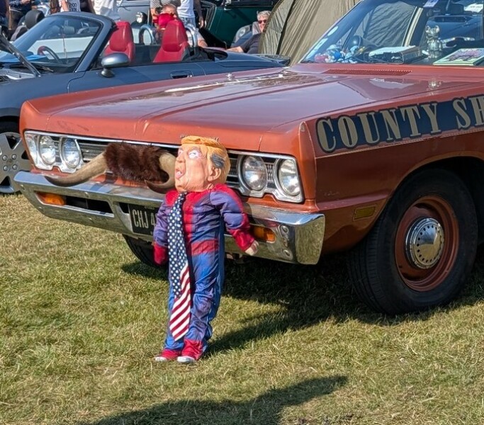 Grotesque, greedy, gullible, graceless, gaslighting, gormless, god-forsaken grifter - Trump thread #147