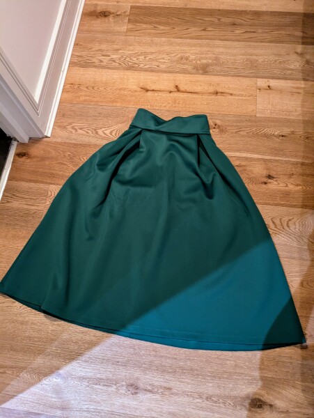 What would you wear with this skirt?