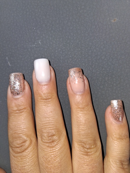 I want to see your nails!