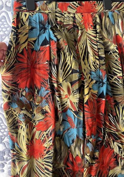 Les Parisiennes des Mamansnet: It's French charm, you know, beheaded people, red wine and blood all over the place - it's romantic, it's normal.