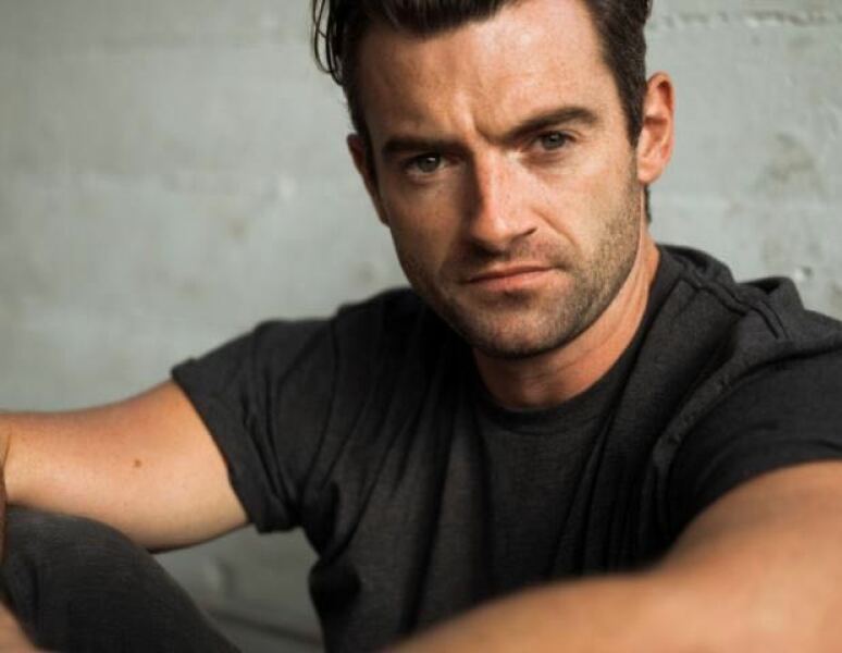 IN FLIGHT - tue wed Thur 9pm ch 4 - TV PACE. NO SPOILERS