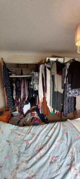 Decluttering thread 10 - Spring is here, time to get those surfaces clear!