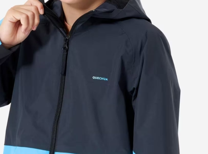 School ‘no logos’ policy