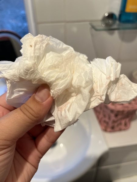 Pink spotting in discharge - 6 weeks pregnant