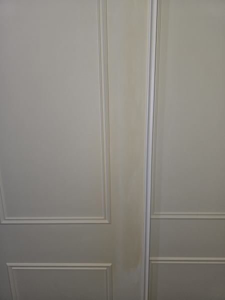 How to remove yellow staining on metal sliding doors