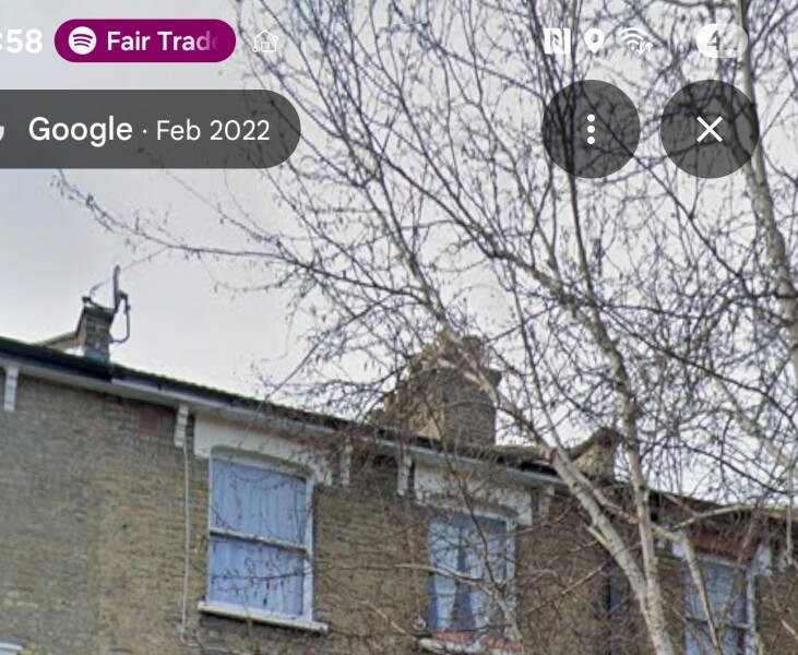 Do you think that i have a fireplace behind here?