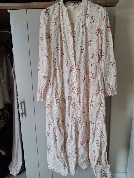 Help reviewing my capsule(-ish) wardrobe?