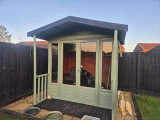 Help me identify this paint colour