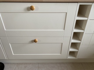 Cream shaker kitchen