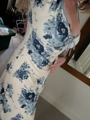Dresses for hourglass figures