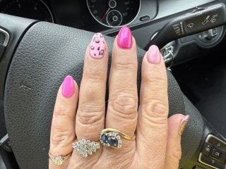 I want to see your nails!