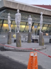 Just arrived in Iceland and have no clothes. Thread updated- suitcase has now arrived! *edited by MNHQ