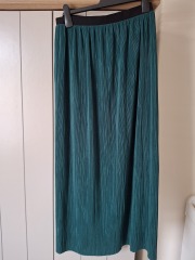 Help reviewing my capsule(-ish) wardrobe?