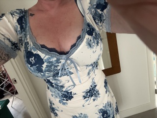 Dresses for hourglass figures