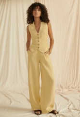 Androgynous wedding guest outfit for teen