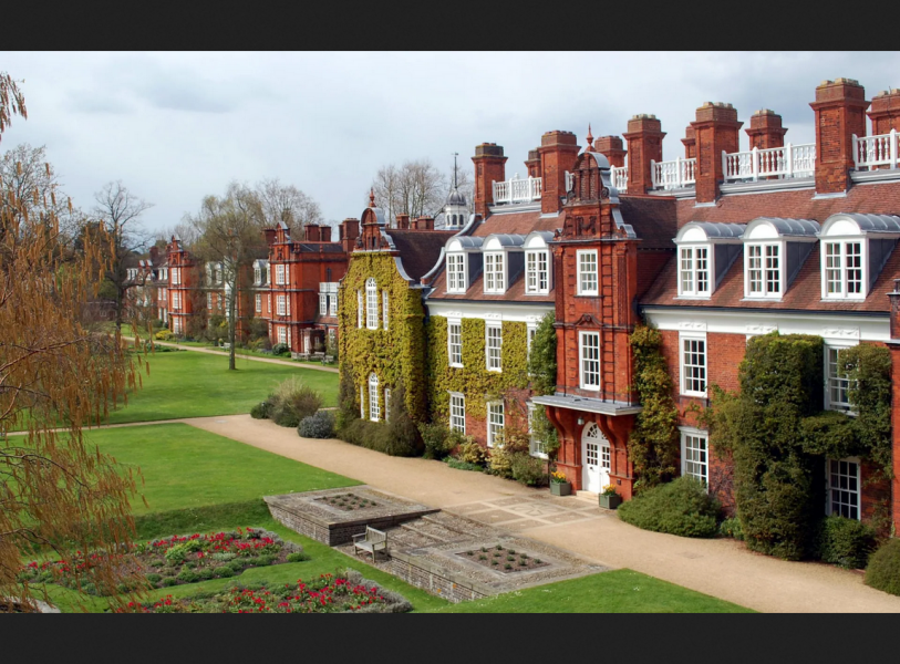 Women-only Cambridge college only has unisex lavatories